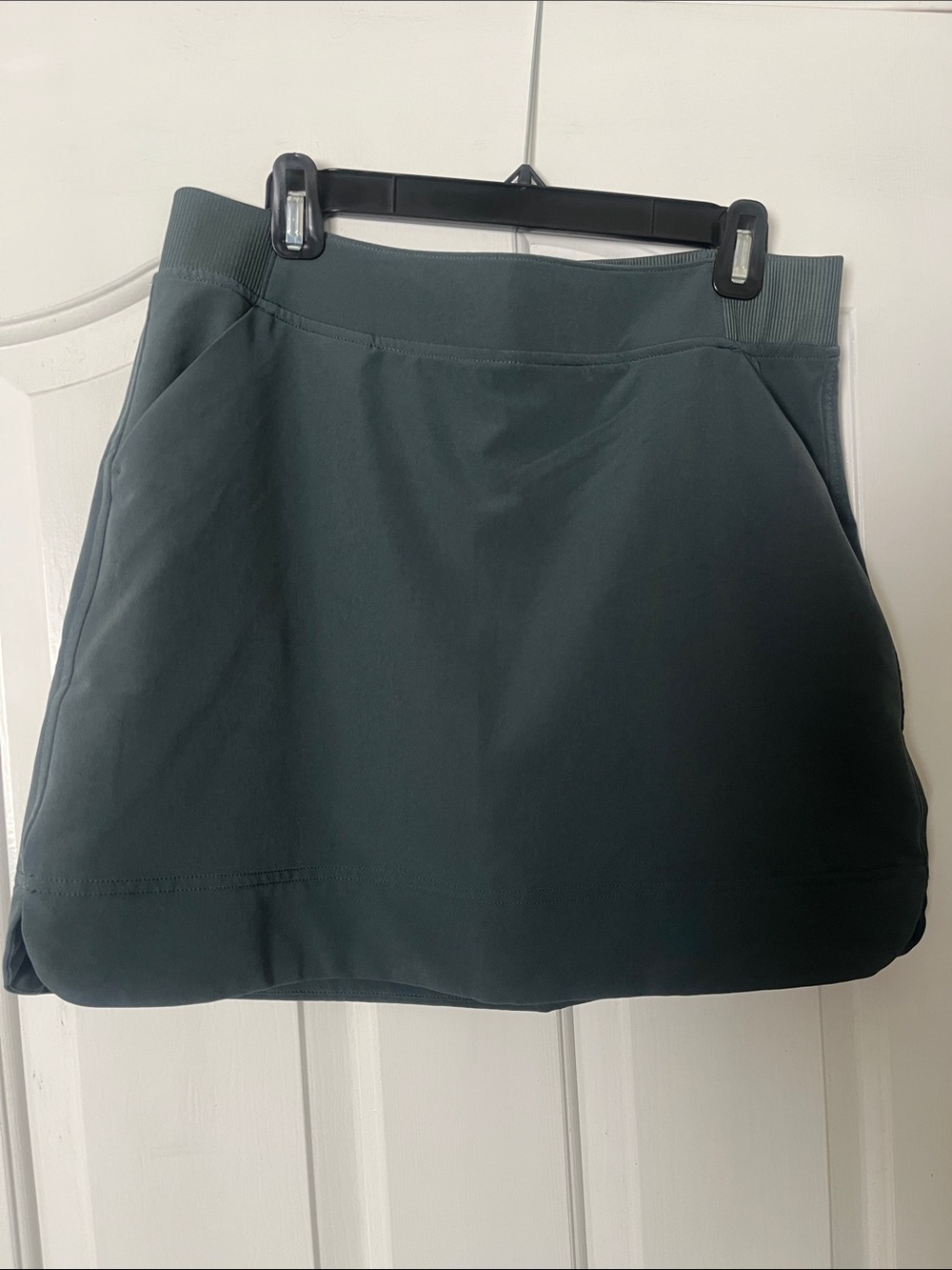 Everyday Performance Mini Skort in Dark Green